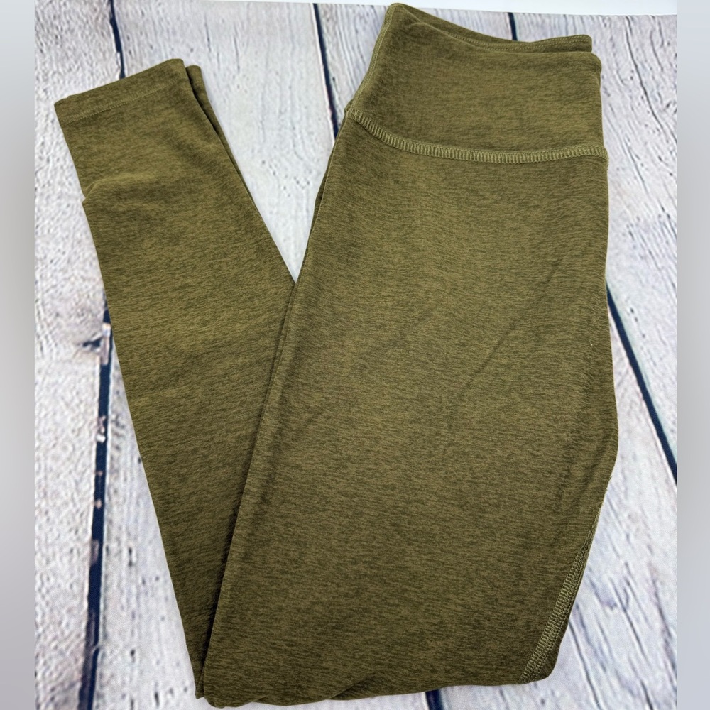 ✨EUC! Beyond Yoga Spacedye Essential Mid-Rise Midi Legging, size M.